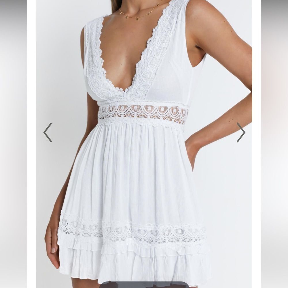 NWT SHOWPO SIMPLE AS THAT DRESS IN WHITE Size  6 (XS)